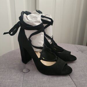 Vince Camuto Tannen Suede Block Heels - Size 8